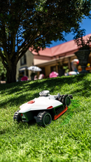Luba 5000 Hx Robotic Mower
