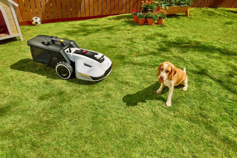 Mammotion Yuka 2000 Robotic lawn mower (does not include bagger)